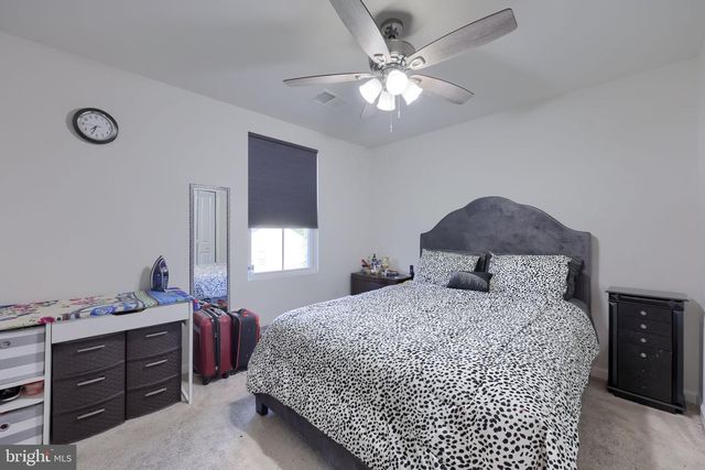 3170 PEBBLE RUN DR, Dover, PA 17315