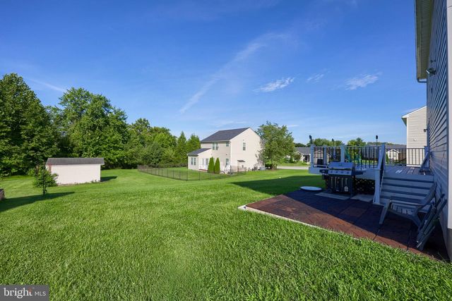 3170 PEBBLE RUN DR, Dover, PA 17315