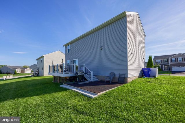 3170 PEBBLE RUN DR, Dover, PA 17315