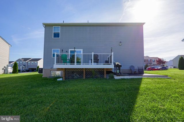 3170 PEBBLE RUN DR, Dover, PA 17315