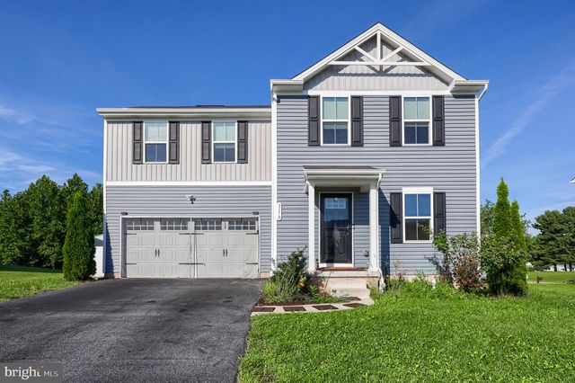 3170 PEBBLE RUN DR, Dover, PA 17315