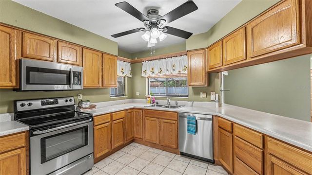 2208 GROVEGLEN CIRCLE, Lakeland, FL 33812