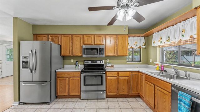 2208 GROVEGLEN CIRCLE, Lakeland, FL 33812