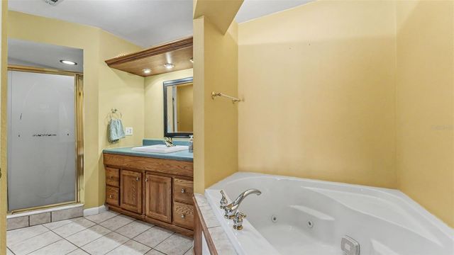 2208 GROVEGLEN CIRCLE, Lakeland, FL 33812