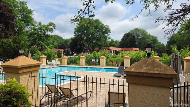14 Skyline Drive 14, Fishkill, NY 12524