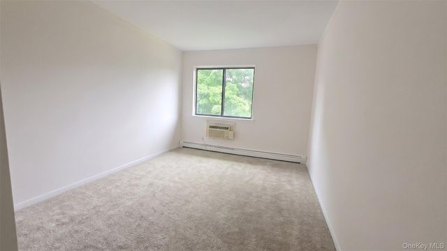 14 Skyline Drive 14, Fishkill, NY 12524