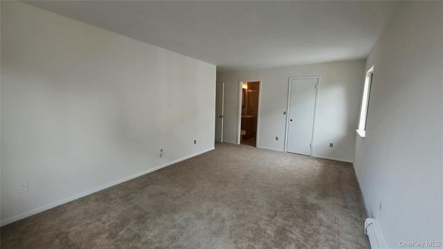 14 Skyline Drive 14, Fishkill, NY 12524