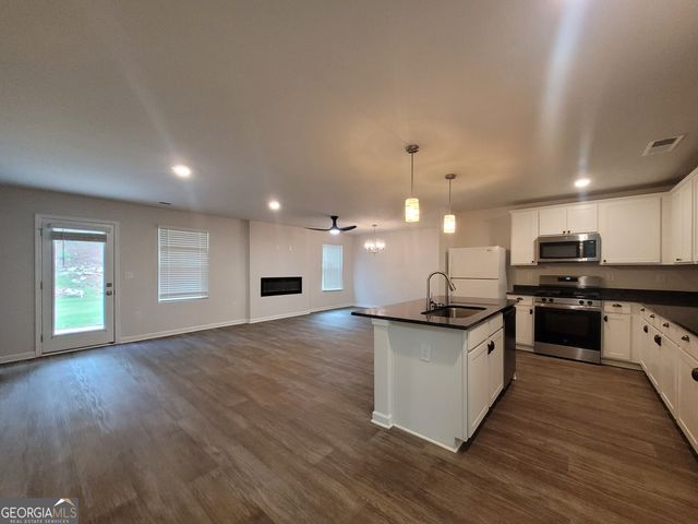220 River Meadow Drive, Lagrange, GA 30241