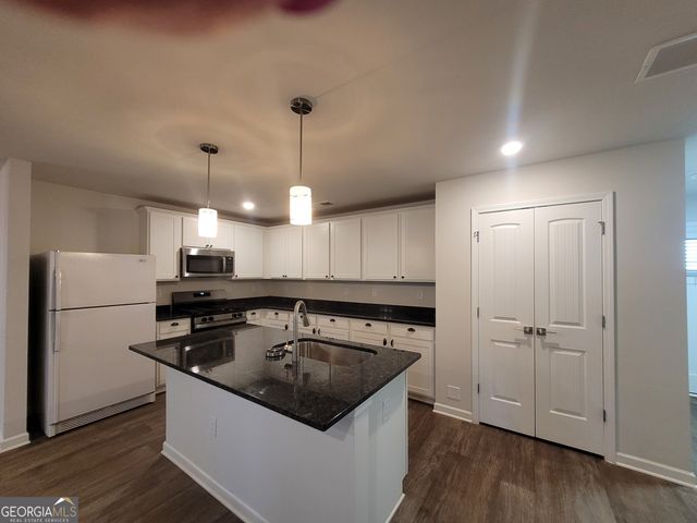 220 River Meadow Drive, Lagrange, GA 30241