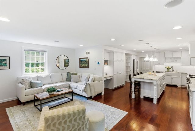 5 Landau Lane, Andover, MA 01810