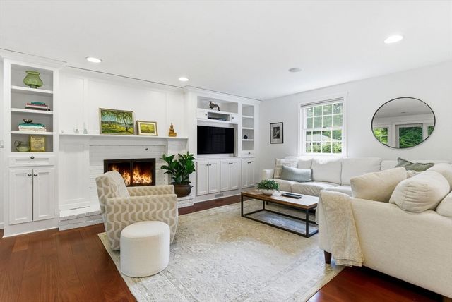 5 Landau Lane, Andover, MA 01810