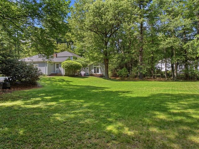 5 Landau Lane, Andover, MA 01810