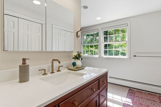 5 Landau Lane, Andover, MA 01810