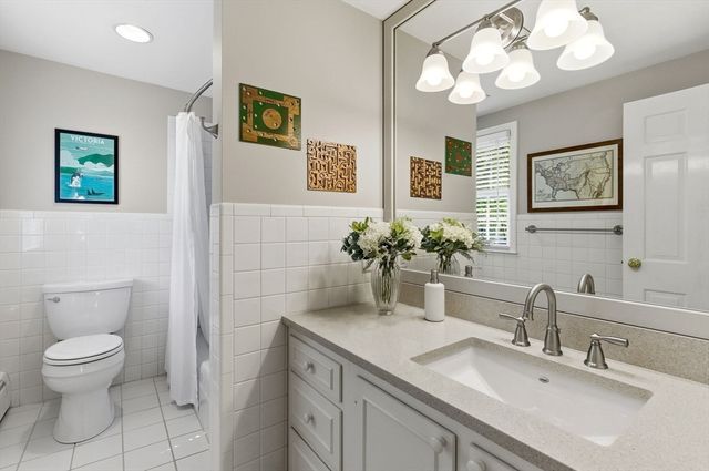 5 Landau Lane, Andover, MA 01810
