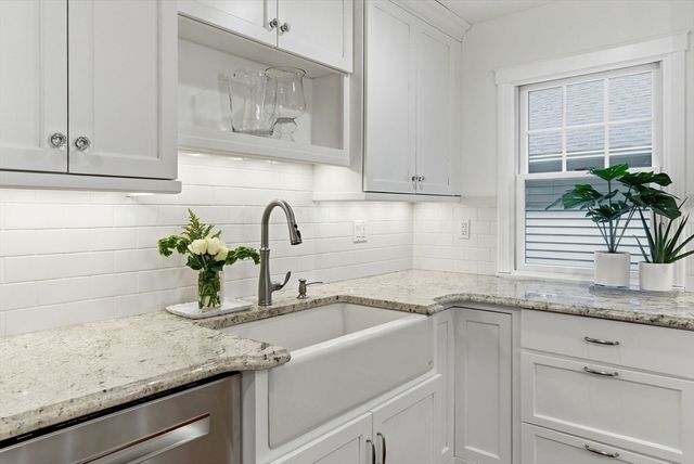 5 Landau Lane, Andover, MA 01810