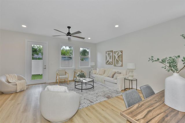 1911 W BEACH STREET, Tampa, FL 33607