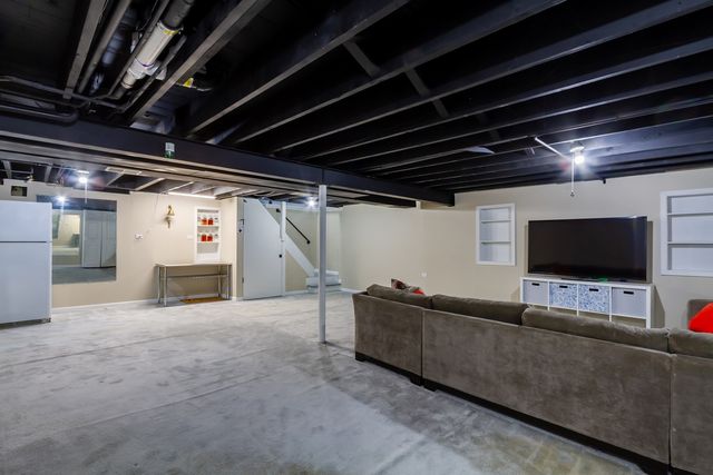 217 Fishing Lane 19, Wood Dale, IL 60191