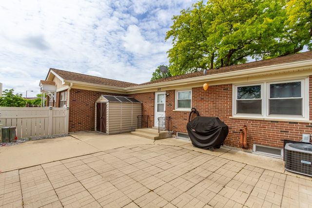 217 Fishing Lane 19, Wood Dale, IL 60191
