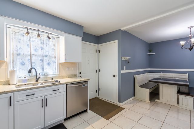 217 Fishing Lane 19, Wood Dale, IL 60191