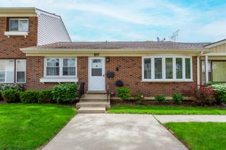 217 Fishing Lane 19, Wood Dale, IL 60191