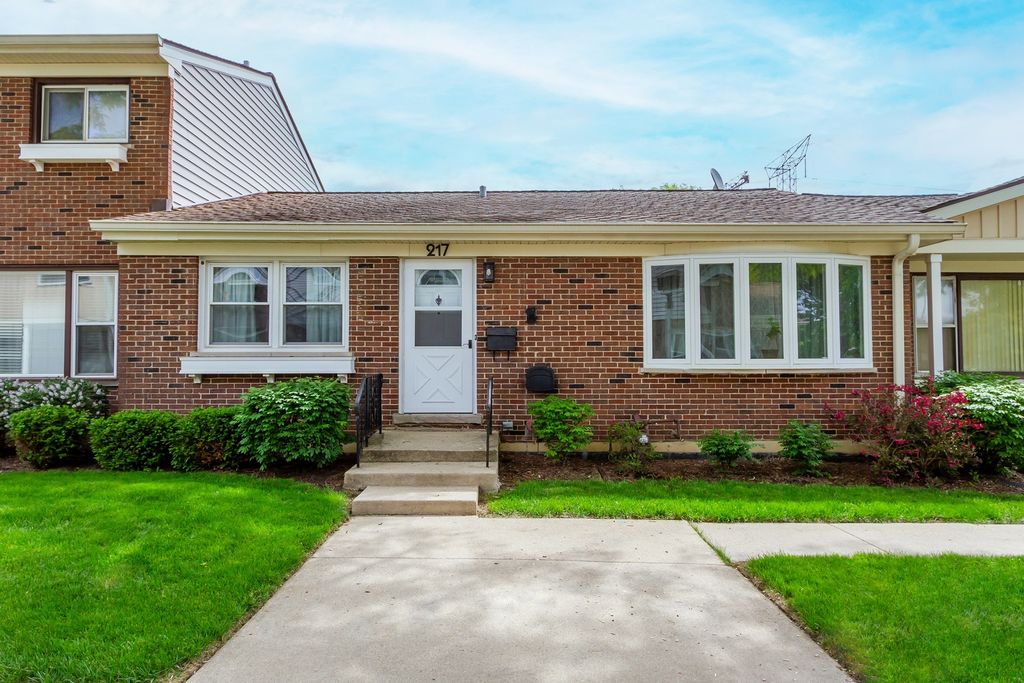 217 Fishing Lane 19, Wood Dale, IL 60191