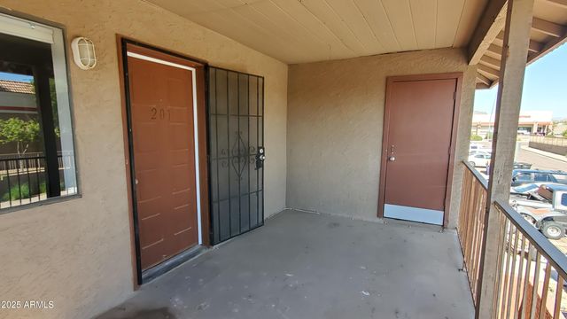 2737 N SALEM -- 201, Mesa, AZ 85215