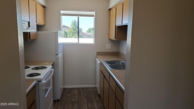 2737 N SALEM -- 201, Mesa, AZ 85215