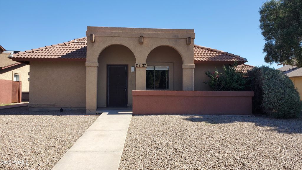 2737 N SALEM -- 201, Mesa, AZ 85215