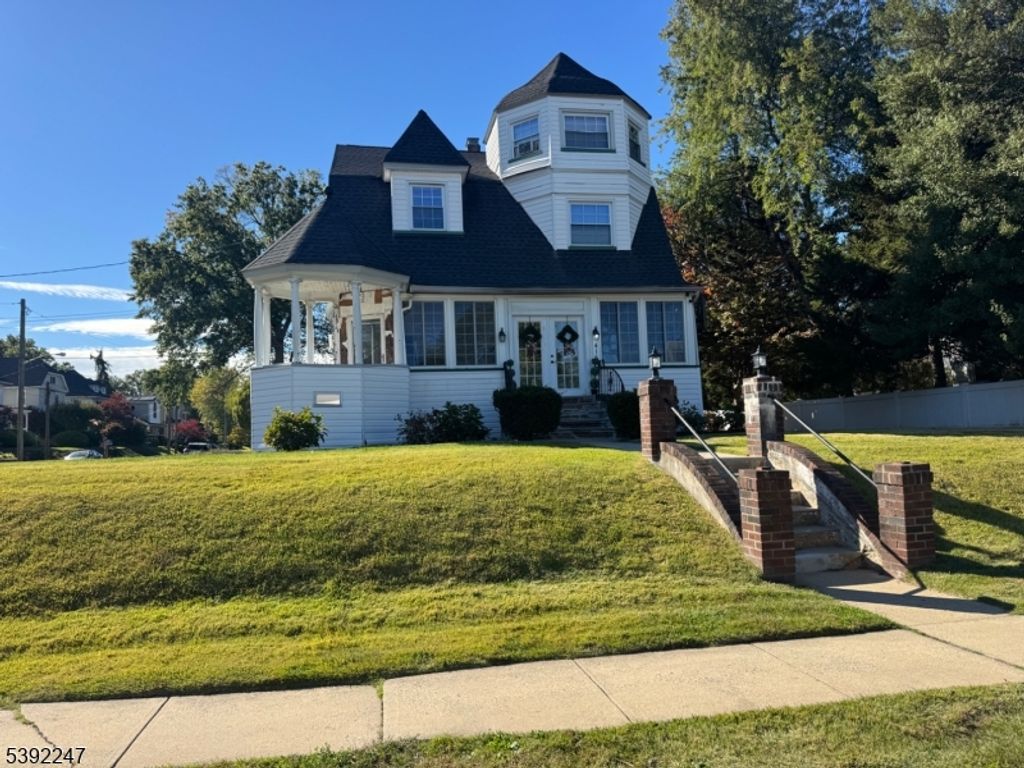 416 Center St, Garwood Boro, NJ 07027