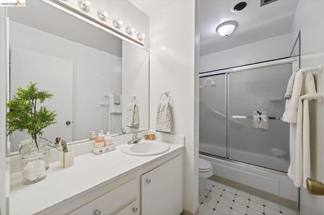 1305 Boulevard WAY APT 303, Walnut Creek, CA 94595