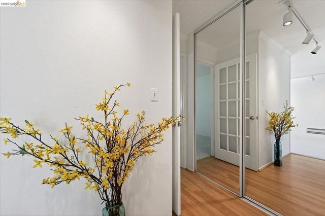 1305 Boulevard WAY APT 303, Walnut Creek, CA 94595