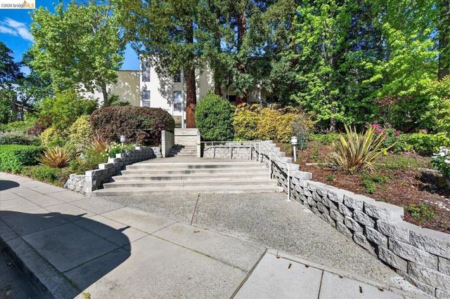 1305 Boulevard WAY APT 303, Walnut Creek, CA 94595