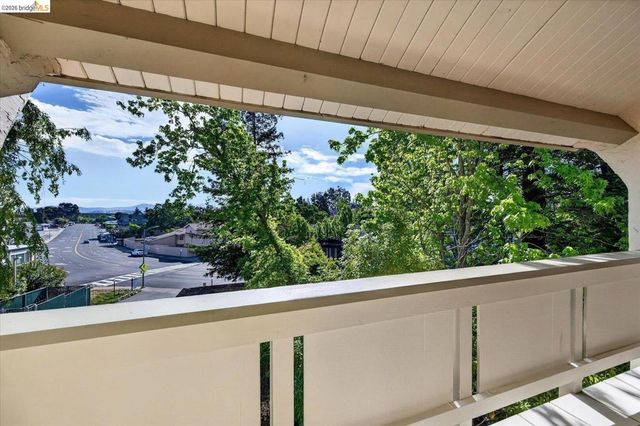 1305 Boulevard WAY APT 303, Walnut Creek, CA 94595