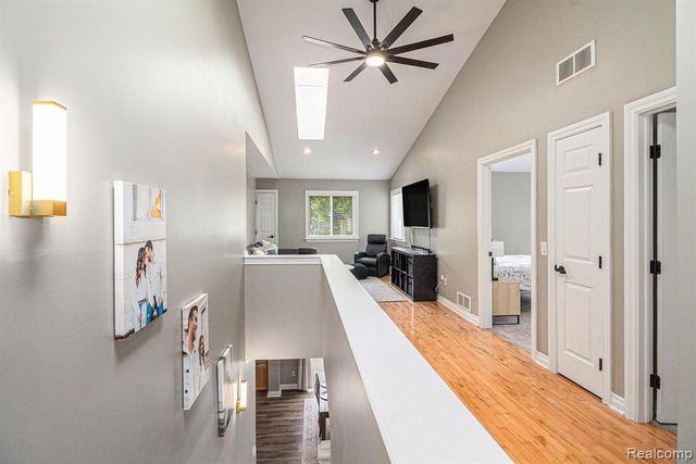 3280 Chambourne Street, Commerce Twp, MI 48382