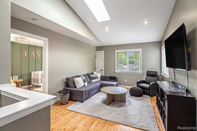 3280 Chambourne Street, Commerce Twp, MI 48382