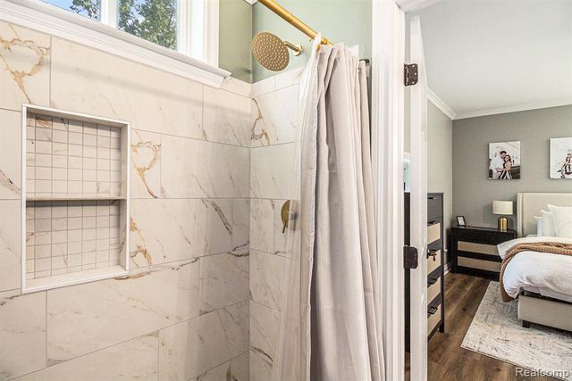 3280 Chambourne Street, Commerce Twp, MI 48382