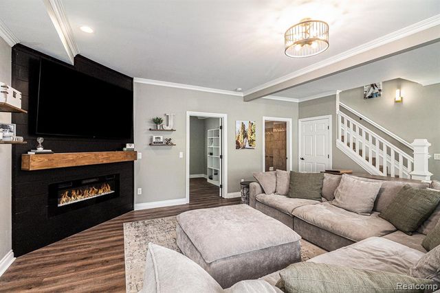 3280 Chambourne Street, Commerce Twp, MI 48382