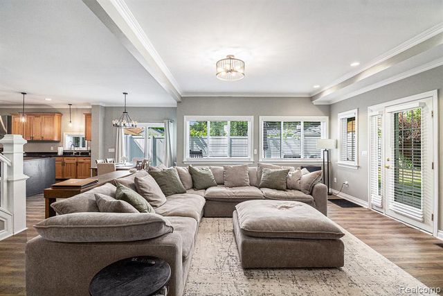 3280 Chambourne Street, Commerce Twp, MI 48382