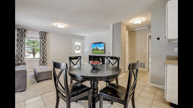 1025 N Main Street, Naperville, IL 60563