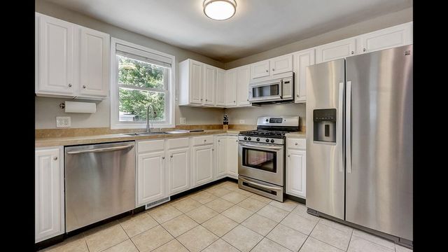 1025 N Main Street, Naperville, IL 60563