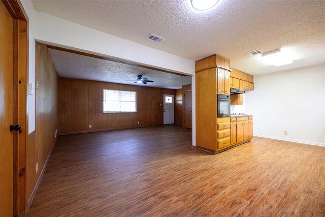 820 N Avenue A, Springtown, TX 76082