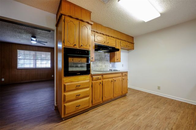 820 N Avenue A, Springtown, TX 76082