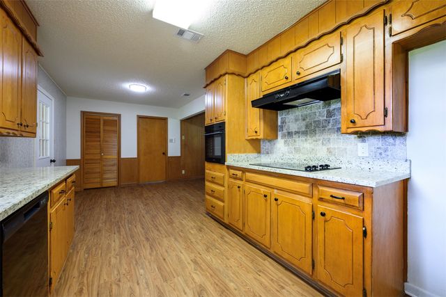 820 N Avenue A, Springtown, TX 76082
