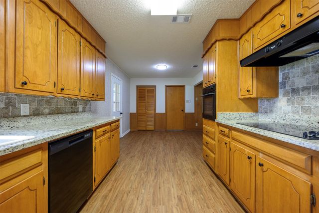820 N Avenue A, Springtown, TX 76082