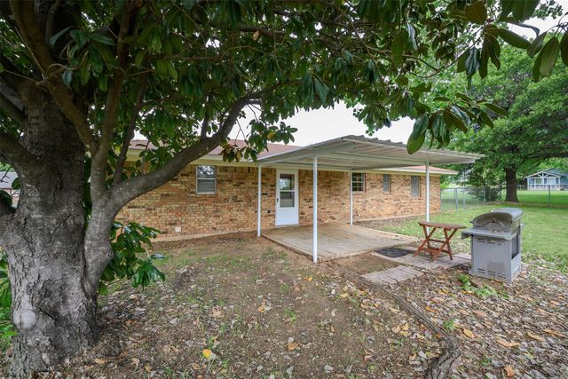 820 N Avenue A, Springtown, TX 76082