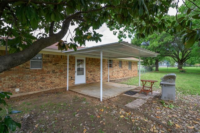 820 N Avenue A, Springtown, TX 76082