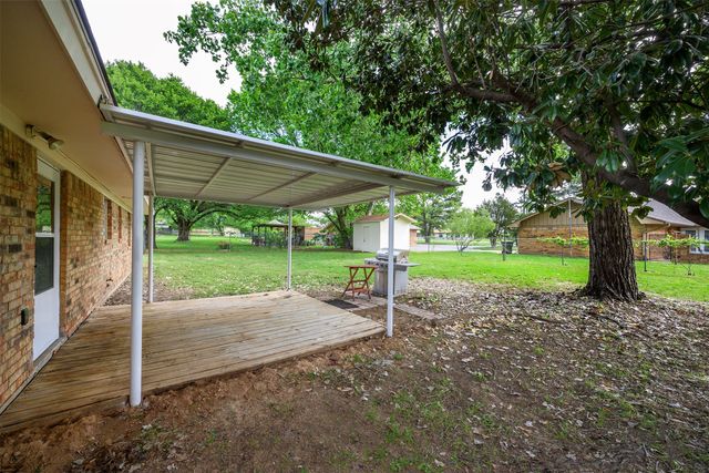 820 N Avenue A, Springtown, TX 76082