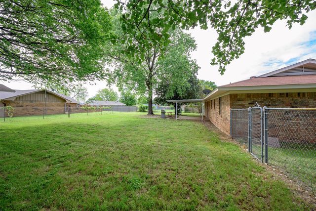820 N Avenue A, Springtown, TX 76082