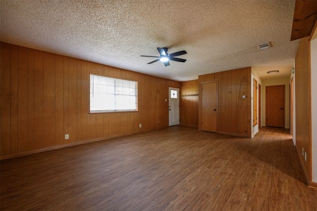 820 N Avenue A, Springtown, TX 76082