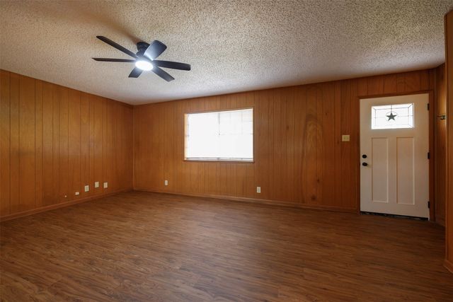 820 N Avenue A, Springtown, TX 76082